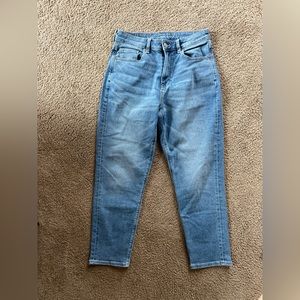 American Eagle mom jean